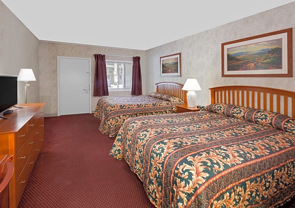 Super 8 by Wyndham Traverse City