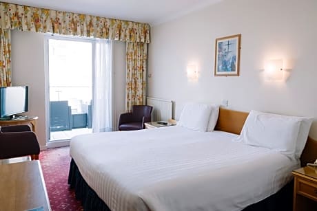 Double Room with Balcony and Garden View