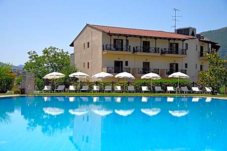 Mont Helmos Hotel
