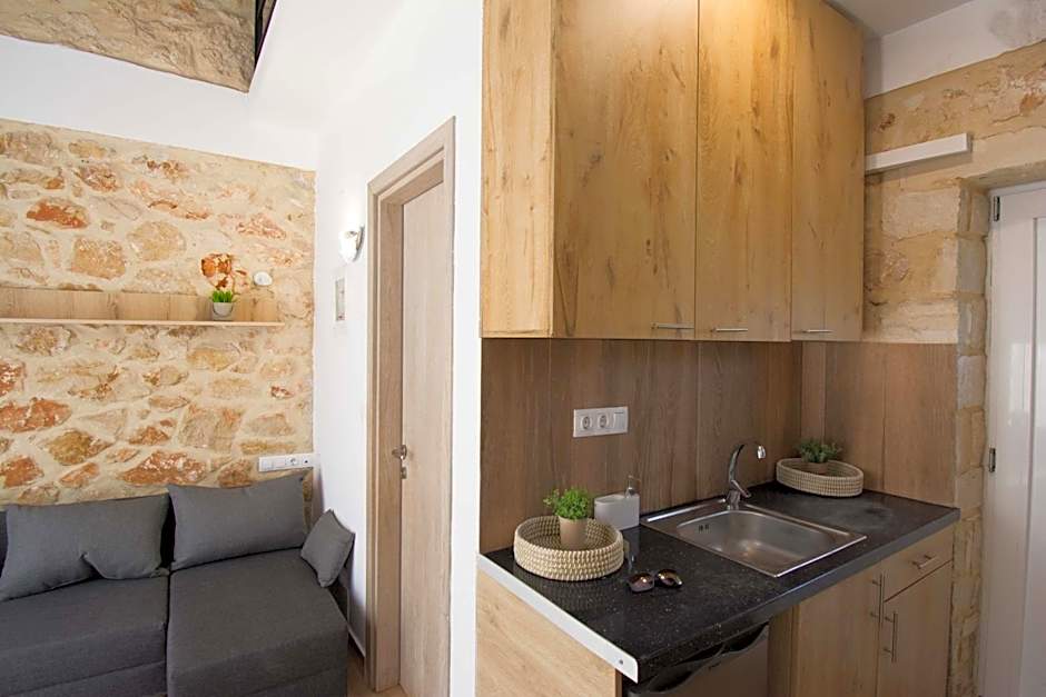 Michalianna Suites "by Checkin"