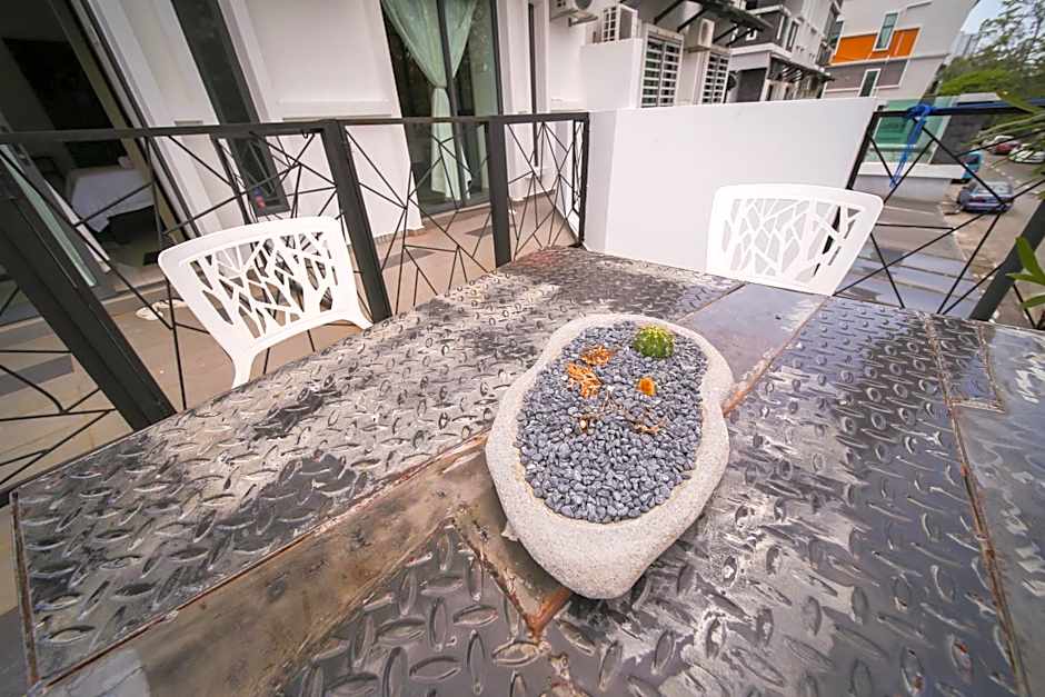 The Best Hotel in Bayan Lepas - THE LOV PENANG