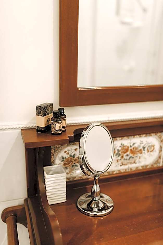 Abbey Boutique Hotel