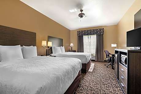 ACCESSIBLE - 2 QUEEN,MOBACC,COMAST,BATHTB,PILLOW,MICRFG,NSMK,FULL BREAKFAST