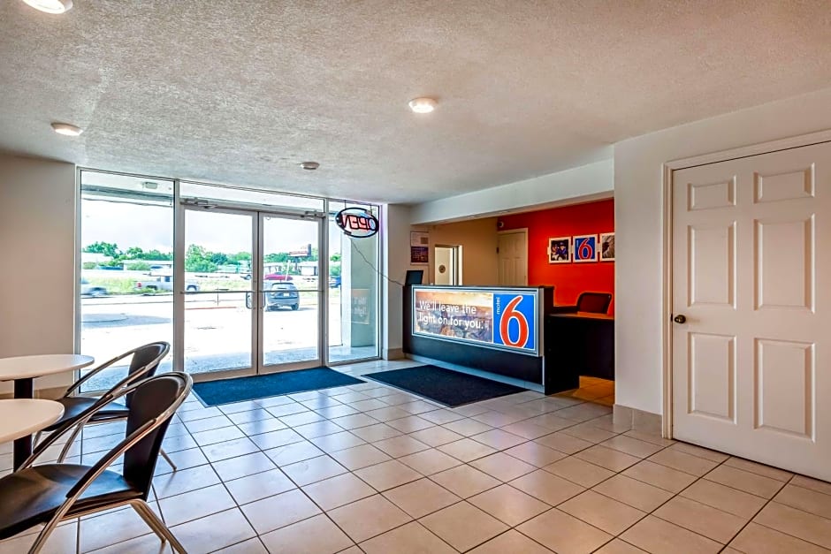 Motel 6-Houston, TX - East