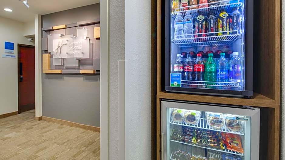 Holiday Inn Express & Suites Detroit - Farmington Hills By IHG