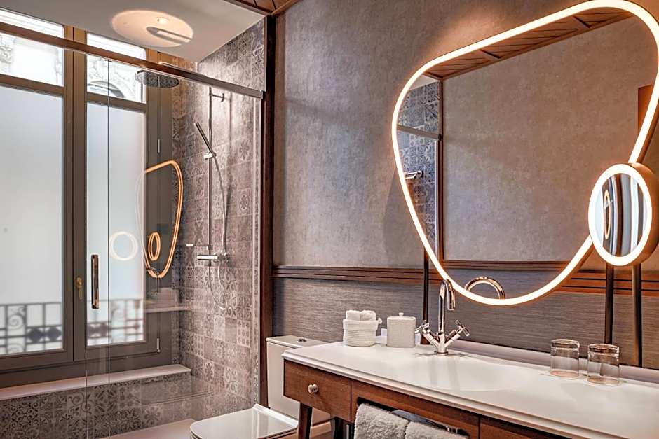 Palacio Santa Clara, Autograph Collection