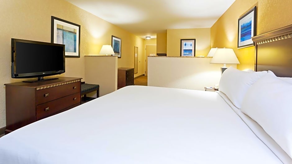 Holiday Inn Express and Suites Allentown West