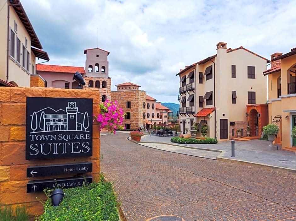 Town Square Suite by Toscana Valley