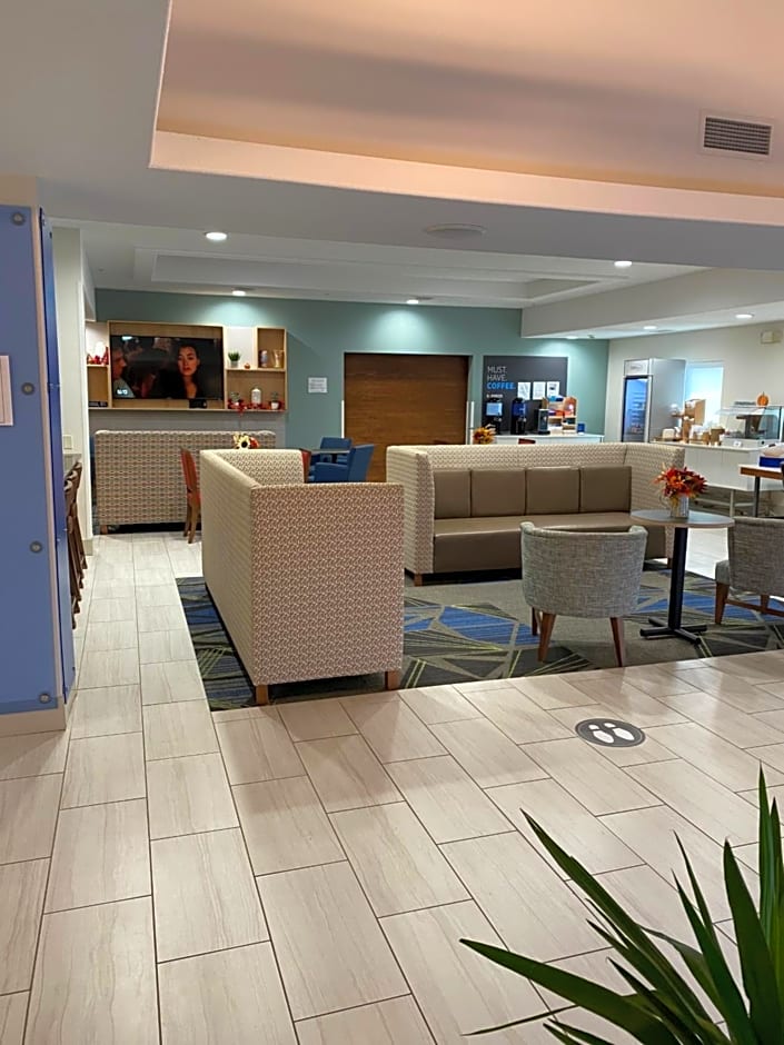 Holiday Inn Express Hotel & Suites Weston by IHG