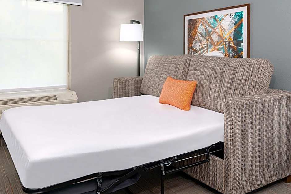 Hampton Inn & Suites Charlottesville at the University