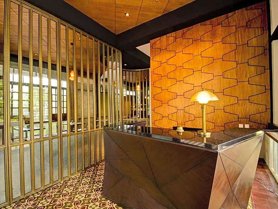 The Henry Hotel Manila