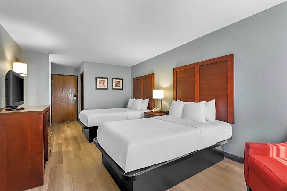 Quality Inn Waverly