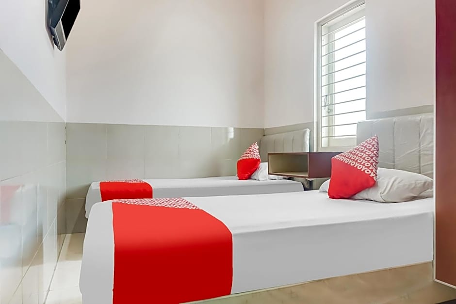 OYO 91316 Hh Guest House Makassar