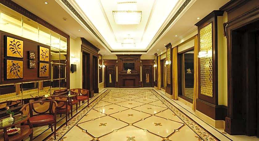 Mayfair Convention Hotel