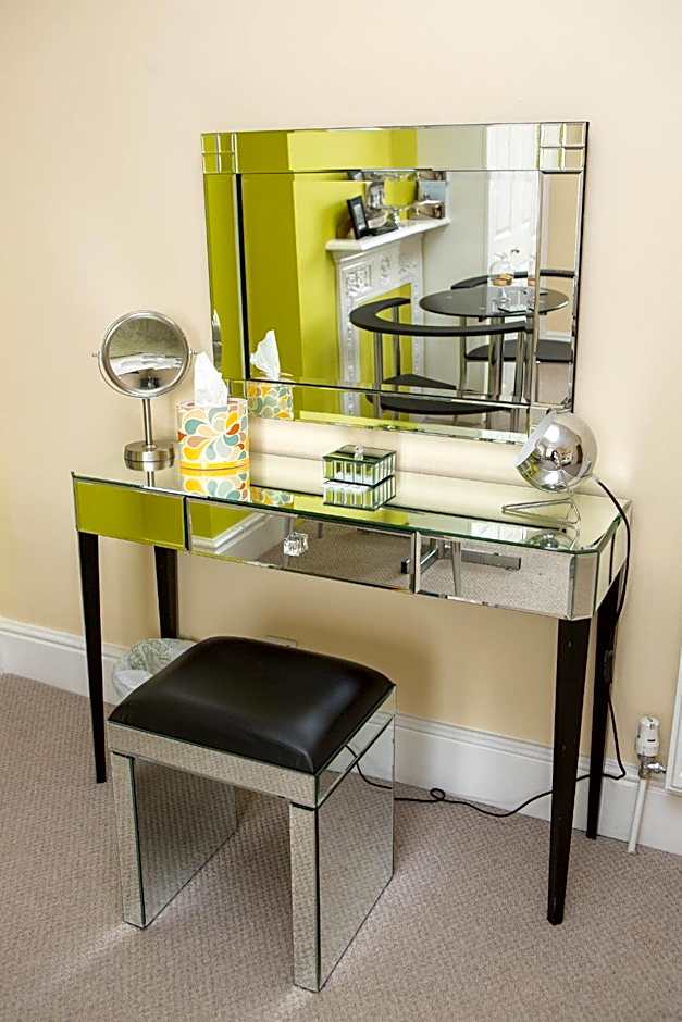 Studios At Glenthorne