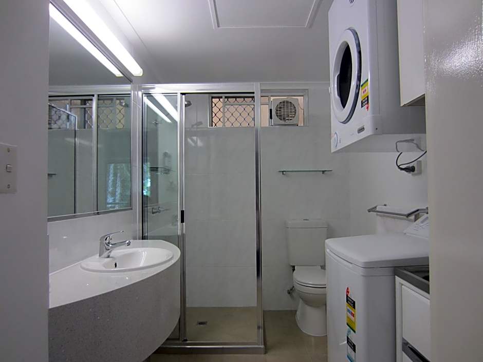 Tradewinds McLeod Holiday Apartments