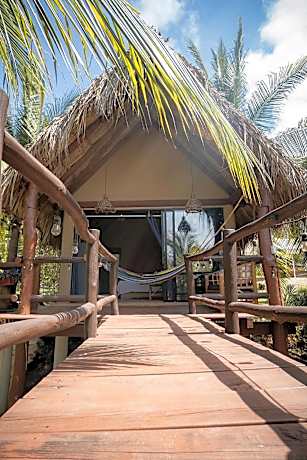 Jovita y Pancho Resort Saladita