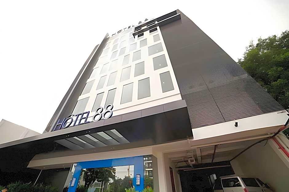Hotel 88 Embong Kenongo by WH