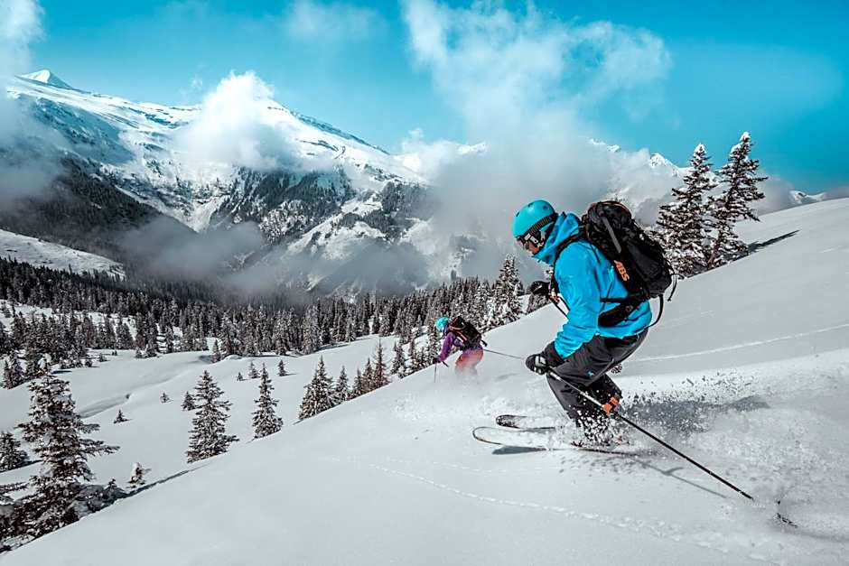 Österreichischer Hof-im Bademantel direkt in die Alpentherme