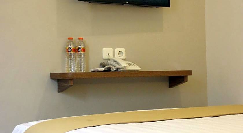 Front One Budget Malioboro