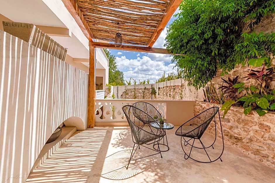 Hotel Colonial Zaci by GuruHotel