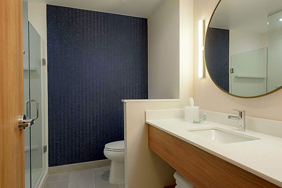 Fairfield Inn & Suites Cincinnati Oakley