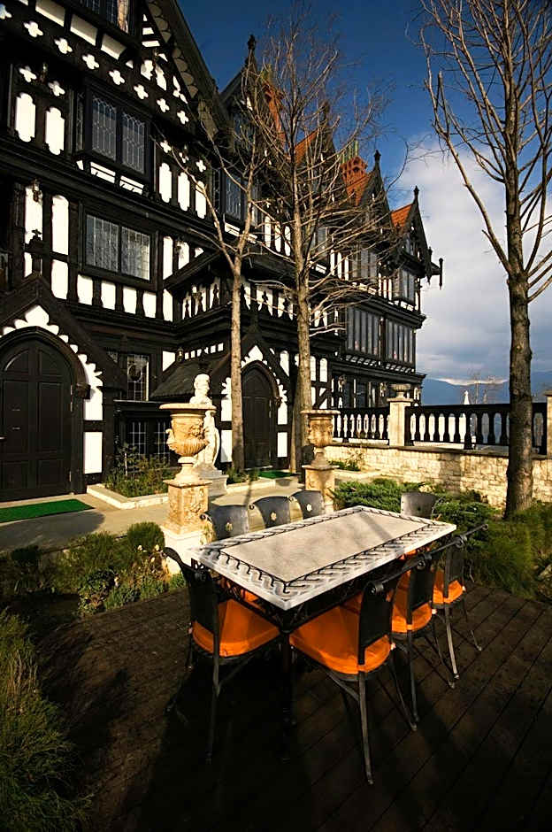 The Old England Hotel