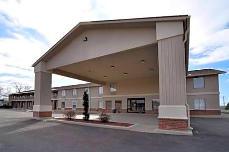 Econo Lodge Inn & Suites