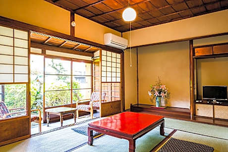 UME Deluxe Japanese Style Suite for 4 People