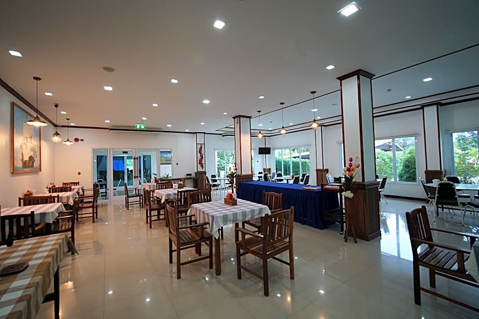 Sea Mountain Khanom Hotel