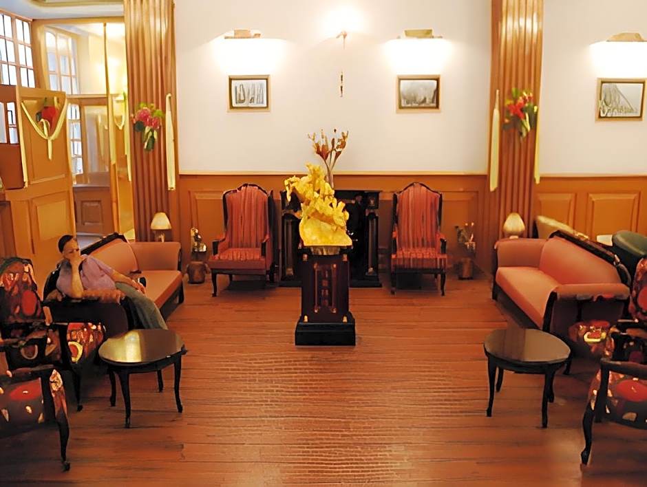 Moon International – Shimla, PA