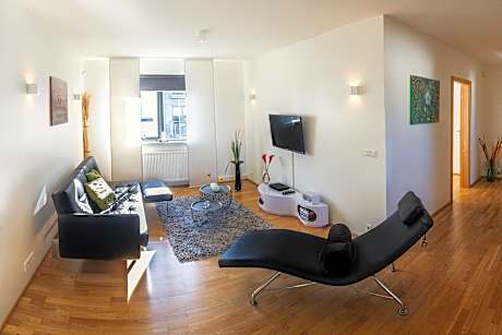 One-Bedroom Apartment (3 Adults) - Bergstadastræti 12