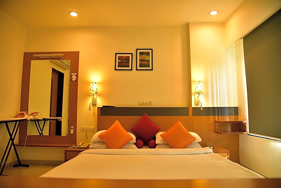 Hi 5 Hotel & Experience