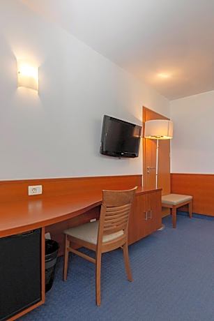 Twin Room - Disability Access