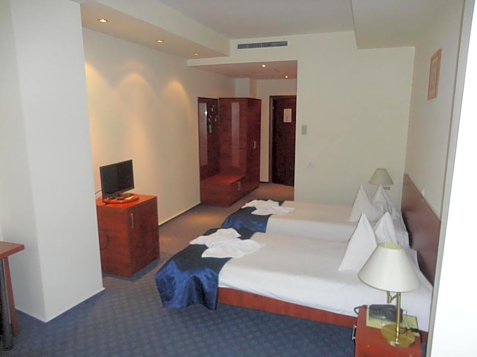 Samaa Hotel