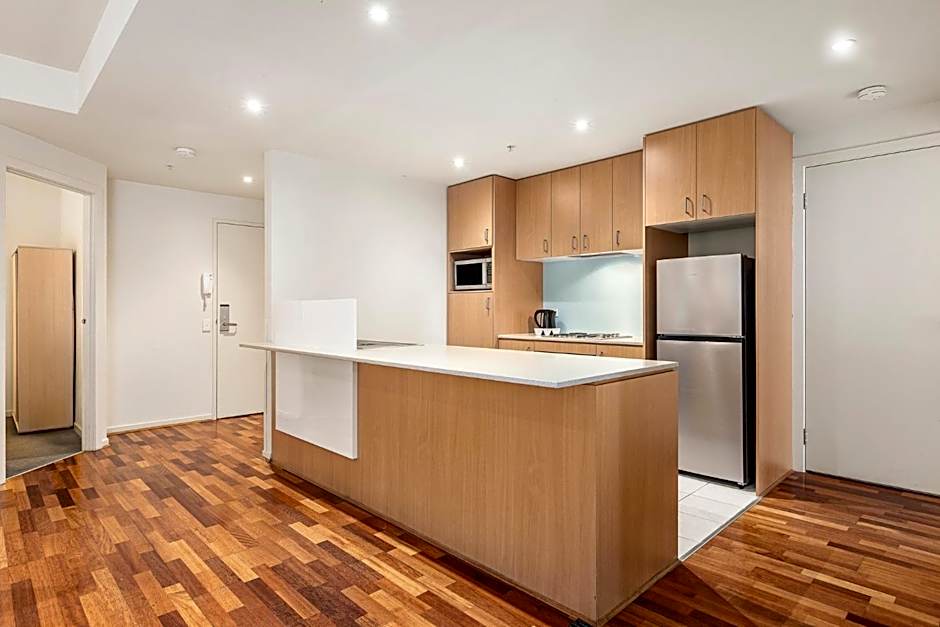 Oaks Melbourne on Lonsdale Suites