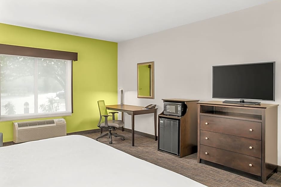 Holiday Inn Express & Suites Wilmington-Newark by IHG