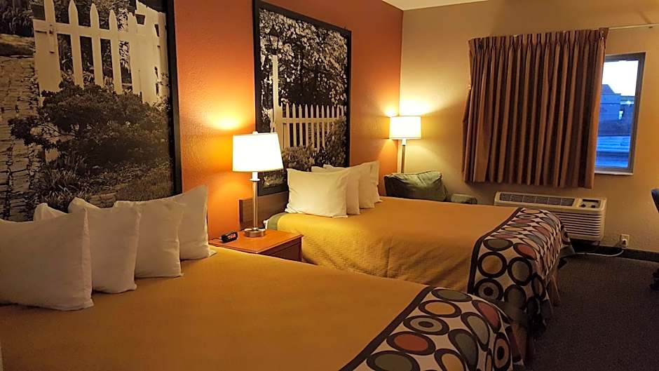 Super 8 by Wyndham Central City