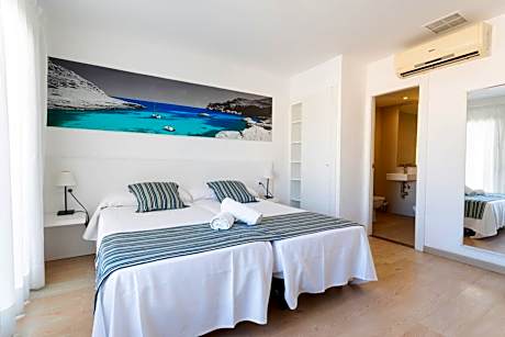 Twin Room with Balcony