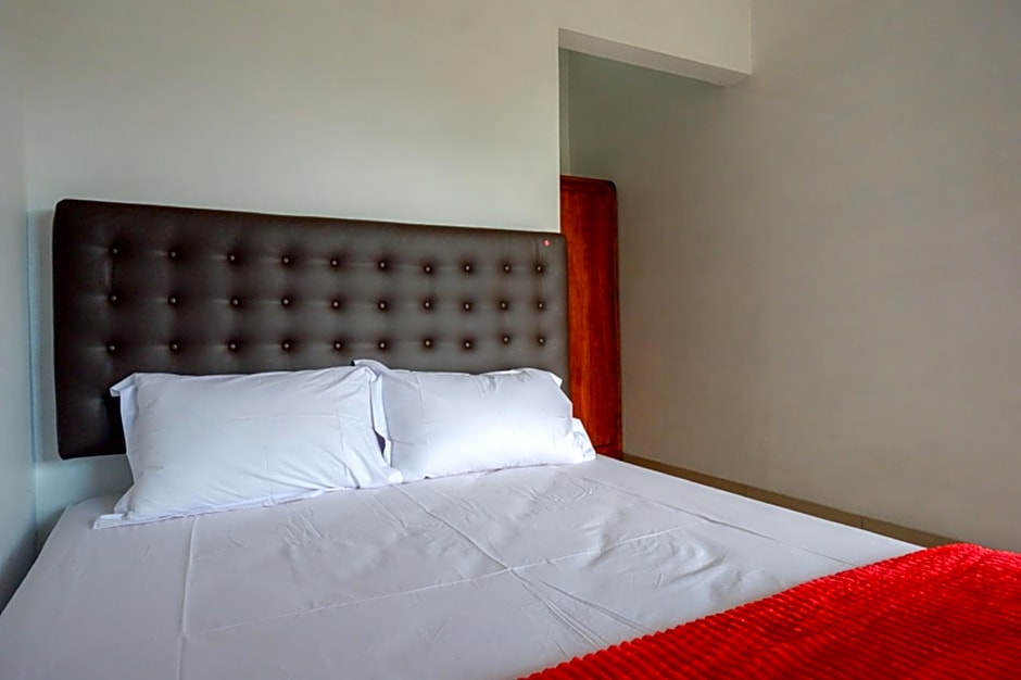 RedDoorz Syariah near UMS Solo - RSO Soeharso