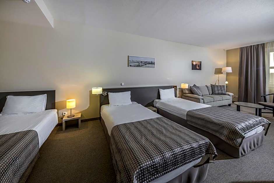 Photo 1 of 6 of Triple Room