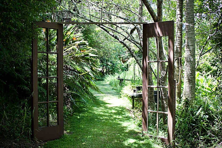 Quirky Woods - Glamping Cabins at Maketu