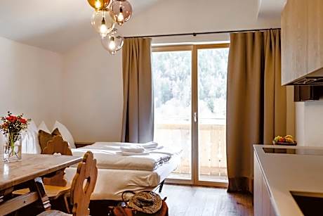 Two-Bedroom Apartment with Balcony and Lake View B