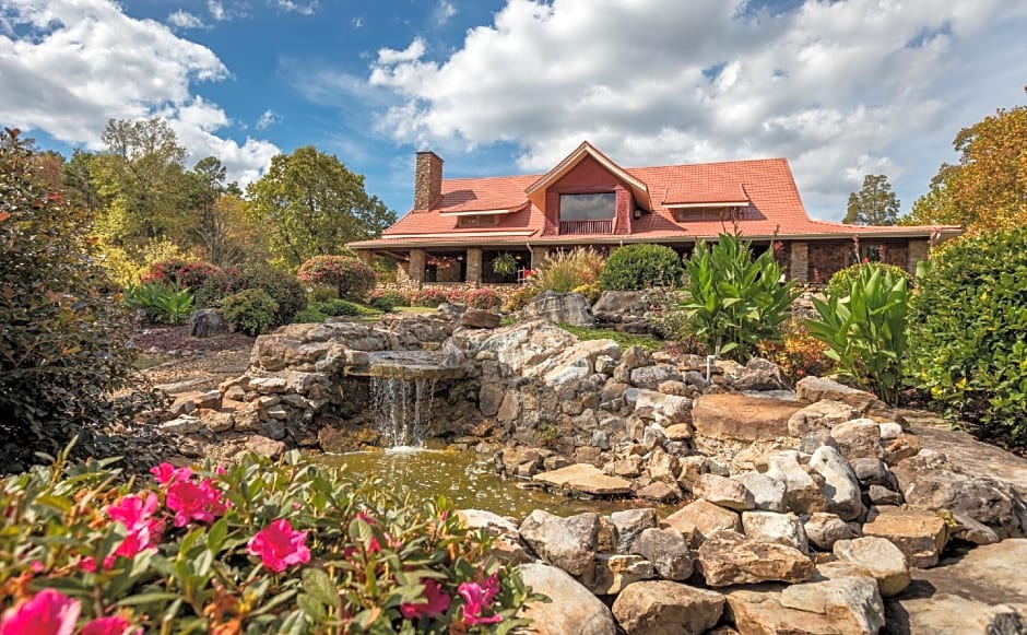 Hilltop Manor Bed And Breakfast