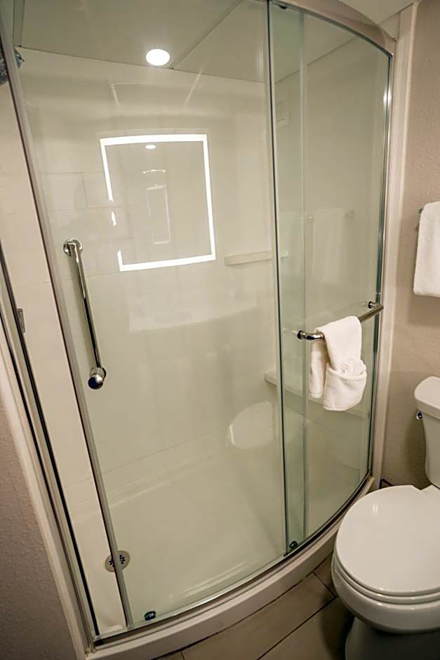 Holiday Inn Express Hotel & Suites Knoxville-North-I-75 Exit 112 By IHG