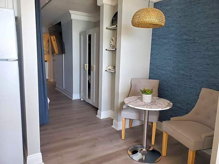 Beautiful one bedroom oceanfront condo