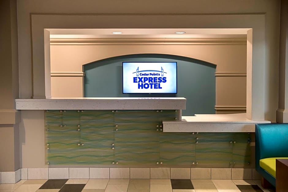 Cedar Point's Express Hotel