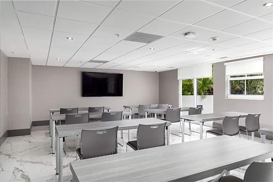 Fortune House Hotel Suites