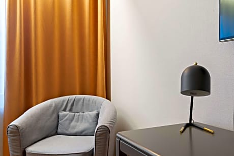 1 Single Mobility Accessible Roll In Shower Standard Room Wi-Fi Non-Smoking Full Breakfast