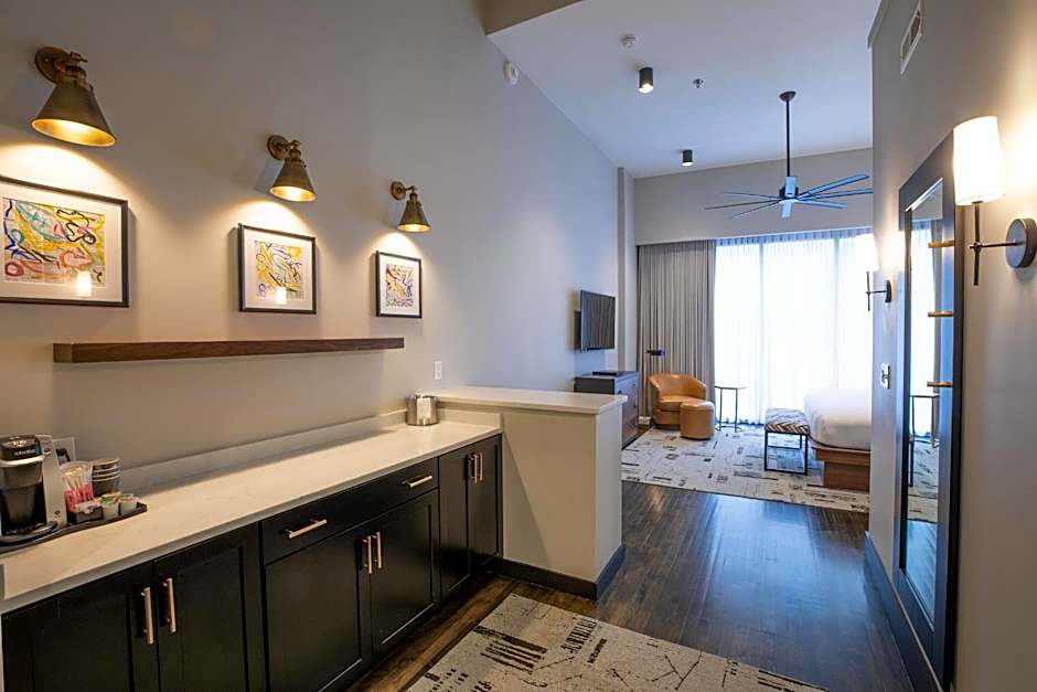 The Bee Hotel, Danville